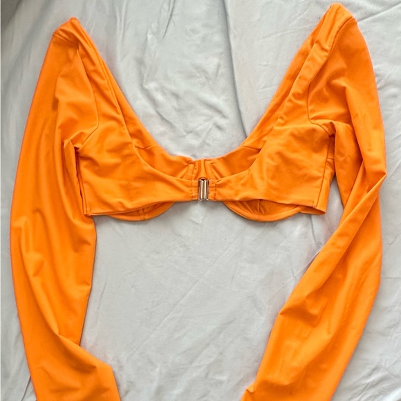 Crop top - Picture 2 of 3